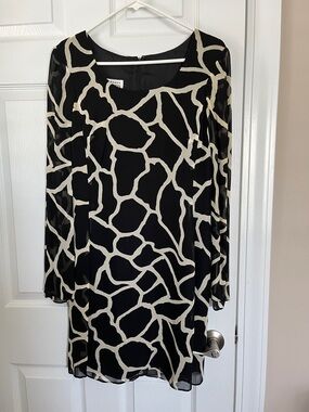 Black & Cream Abstract-Print Long-Sleeve Shift Dress